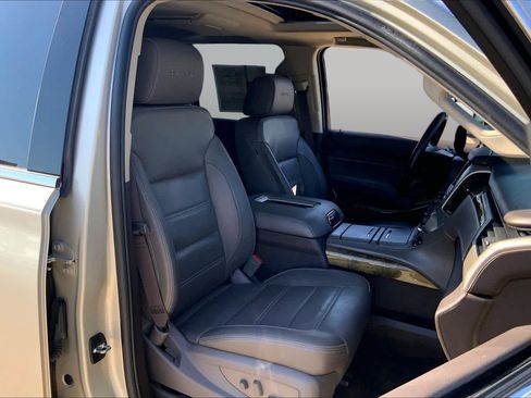 Used 2017 GMC Yukon Denali w/ Open Road Package AWD/4WD image 9