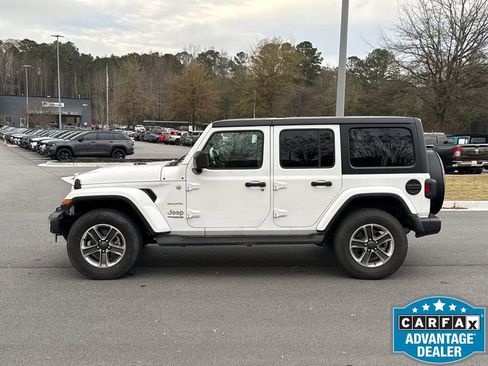 Used 2021 Jeep Wrangler Unlimited Sahara image 2