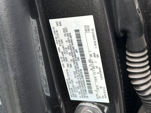 Used 2020 Ford Escape SE image 28