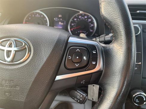 Used 2017 Toyota Camry SE image 17