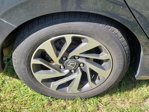 Used 2017 Honda Civic EX image 16