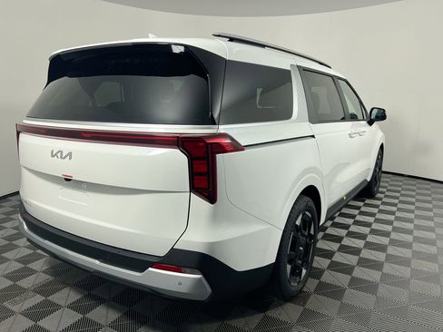 New 2026 Kia Carnival EX image 3