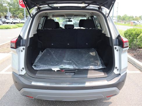 Certified 2022 Nissan Rogue SV image 30