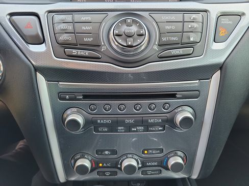 Used 2018 Nissan Pathfinder SL image 12