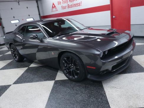 Used 2021 Dodge Challenger R/T Scat Pack RWD image 3