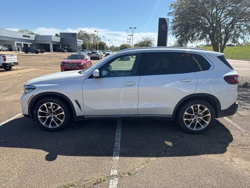 Certified 2023 BMW X5 sDrive40i w/ Luxury Seating Package image 7