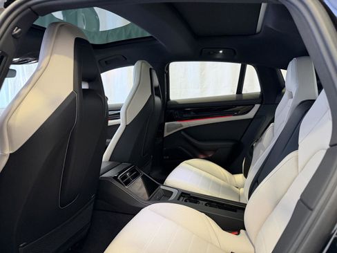Used 2025 Porsche Panamera 4 image 24