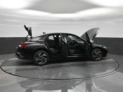 New 2026 Hyundai Elantra Limited FWD image 44