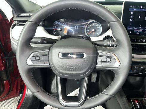 Used 2025 Jeep Compass Limited AWD/4WD image 16