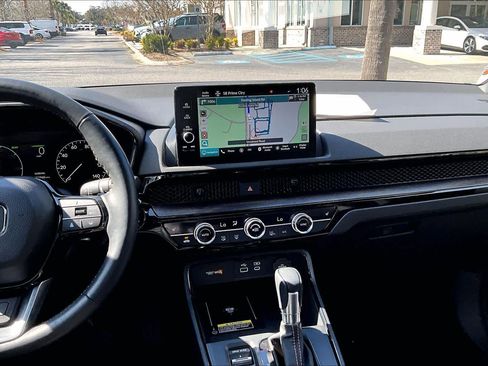 Used 2023 Honda CR-V Sport Touring image 7