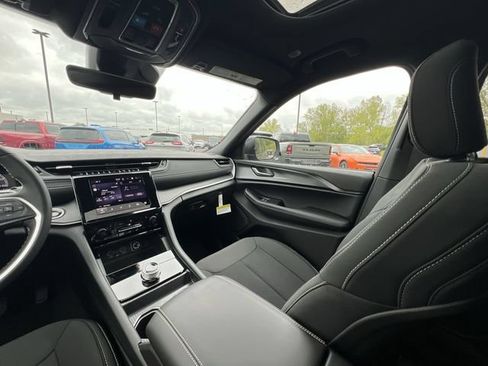 New 2026 Jeep Grand Cherokee L 4WD image 11