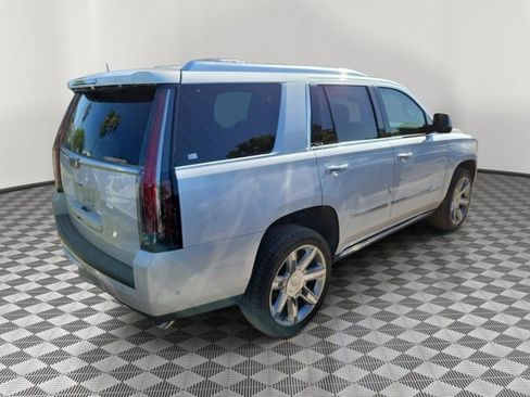 Used 2019 Cadillac Escalade Premium Luxury RWD image 4