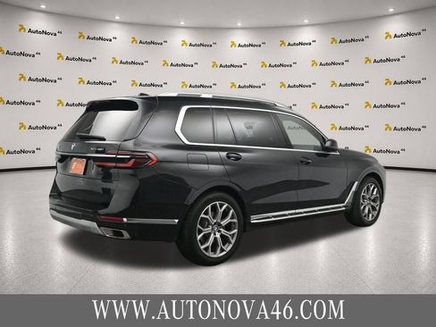Used 2024 BMW X7 xDrive40i w/ Premium Package AWD/4WD image 9