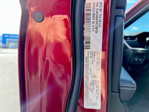 Used 2024 Jeep Grand Cherokee Altitude image 28