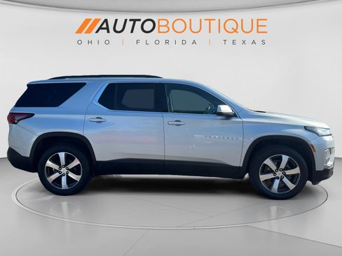 Used 2022 Chevrolet Traverse LT w/ LT Premium Package FWD image 6