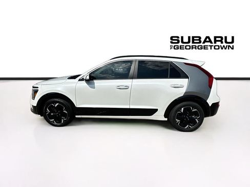 Used 2023 Kia Niro Wave FWD image 4