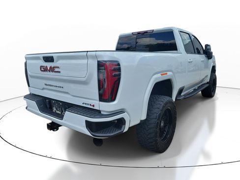 Used 2024 GMC Sierra 2500 AT4 w/ AT4 Premium Plus Package AWD/4WD image 5