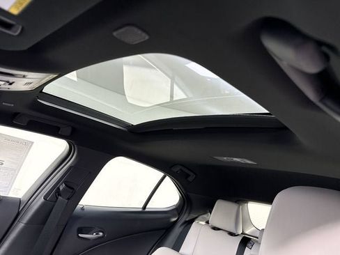 New 2026 Lexus UX 300h AWD image 17