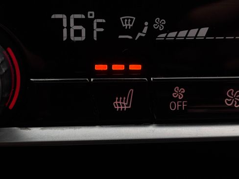 Used 2022 BMW 530i xDrive w/ M Sport Package image 6