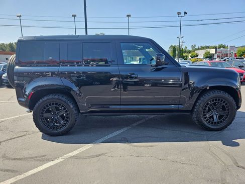 Used 2023 Land Rover Defender 110 V8 AWD/4WD image 6