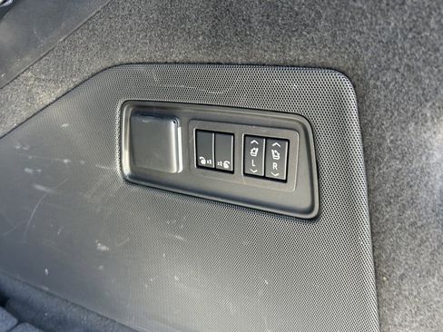 Used 2023 Cadillac Escalade Premium Luxury Platinum image 49