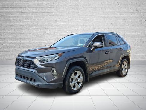 Used 2019 Toyota RAV4 XLE w/ All Weather Liner Package AWD/4WD image 3
