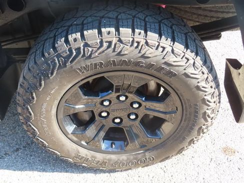 Used 2016 GMC Sierra 1500 SLT w/ All Terrain X Package AWD/4WD image 14