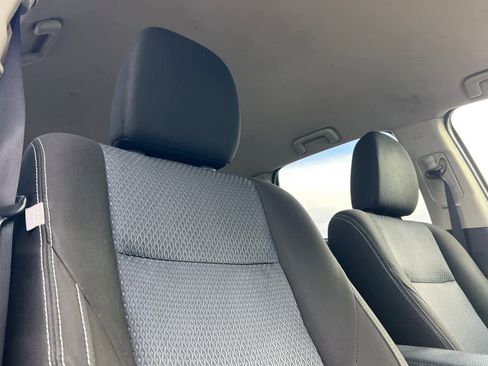 Used 2017 Mitsubishi Outlander ES image 18