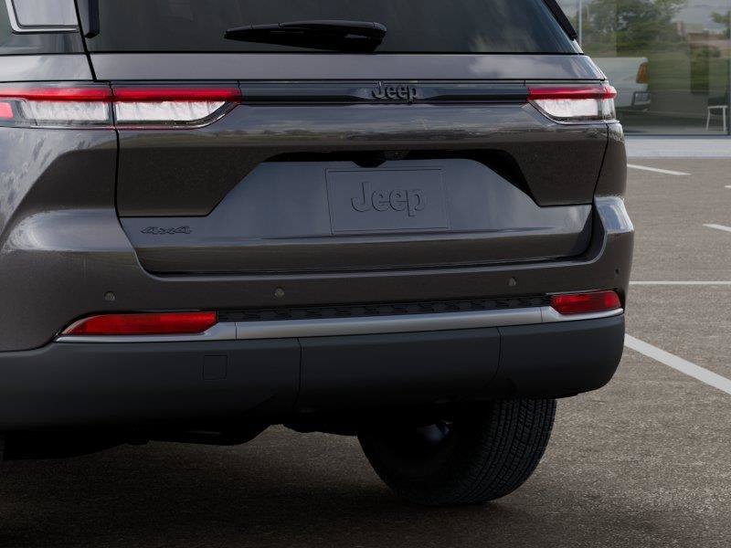 New 2026 Jeep Grand Cherokee Altitude AWD/4WD image 13