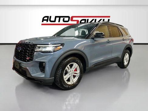 Used 2025 Ford Explorer ST AWD/4WD image 3