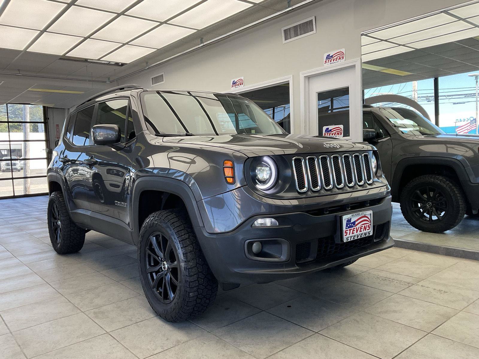 Used 2016 Jeep Renegade Latitude w/ Popular Equipment Group AWD/4WD image 1
