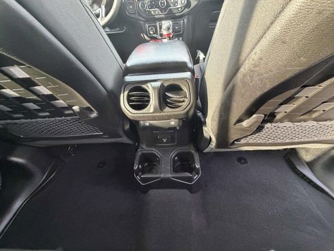 Used 2019 Jeep Wrangler Unlimited Rubicon image 28