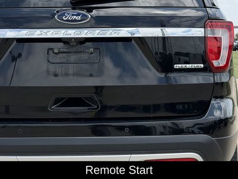 Used 2016 Ford Explorer XLT w/ Equipment Group 202A FWD image 9