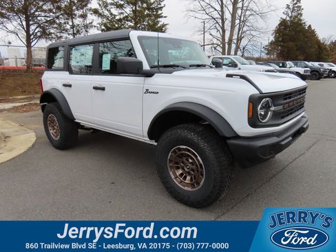 New 2025 Ford Bronco 4-Door image 1
