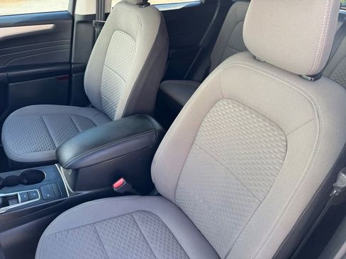 Used 2022 Ford Escape SE image 11