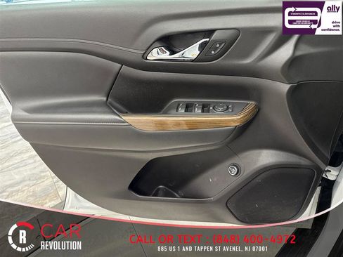 Used 2023 GMC Acadia SLE w/ Driver Convenience Package FWD image 36