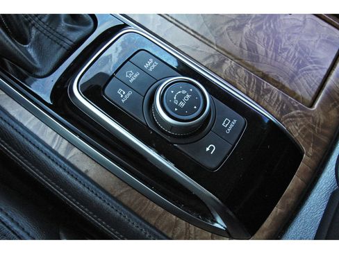 Used 2022 Nissan Armada SL w/ Captain's Chairs Package image 31