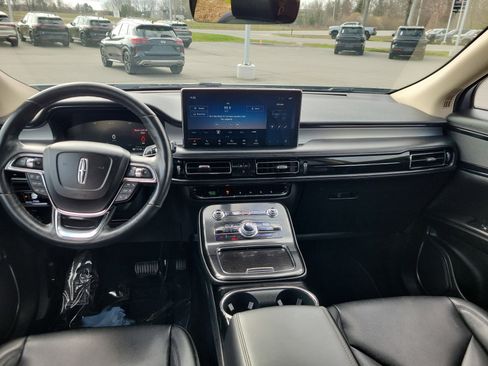 Used 2023 Lincoln Nautilus AWD w/ Premium Package image 3