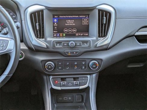 Used 2024 GMC Terrain SLE image 19