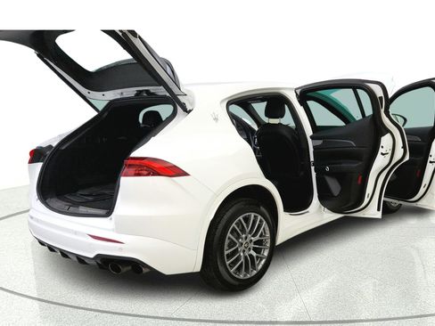 Used 2023 Maserati Grecale GT AWD/4WD image 14