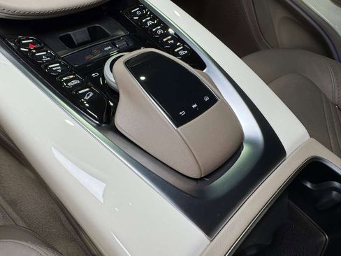 Used 2021 Aston Martin DBX image 28