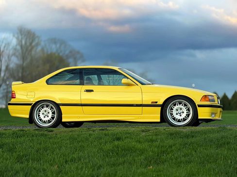 Used 1995 BMW M3 Coupe RWD image 4