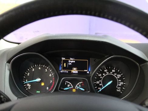 Used 2017 Ford Focus SE w/ SE Sport Package FWD image 17