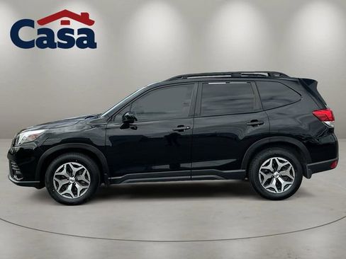 Used 2023 Subaru Forester Premium AWD/4WD image 2