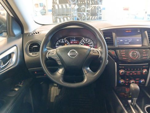 Used 2018 Nissan Pathfinder S AWD/4WD image 11
