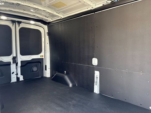 New 2026 Ford Transit 250 148 Medium Roof w/ Load Area Protection Package RWD image 41