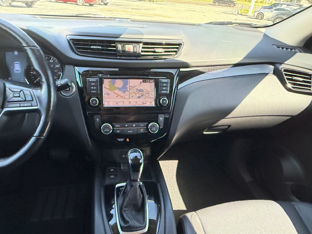 Used 2022 Nissan Rogue Sport SL w/ Premium Package AWD/4WD image 14
