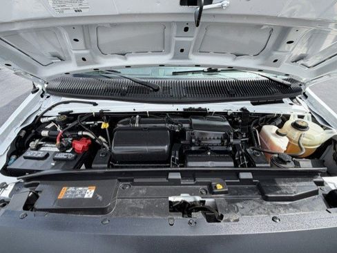 Used 2021 Ford E-450 and Econoline 450 Super Duty w/ Power Windows & Locks Group RWD image 21