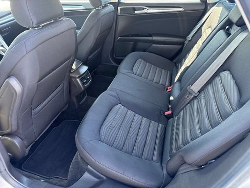 Used 2016 Ford Fusion SE FWD image 10