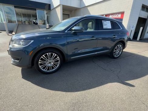 Used 2016 Lincoln MKX Reserve w/ Climate Package AWD/4WD image 4
